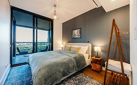 Horizon King-Bed Lux Apt Free Parking